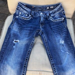 Miss Me capris  EUC size 27